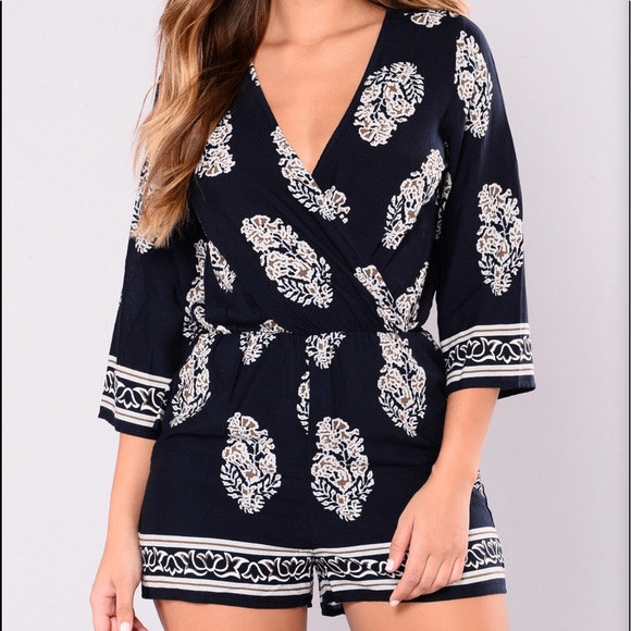 Navy Fashion nova Romper - Picture 3 of 3